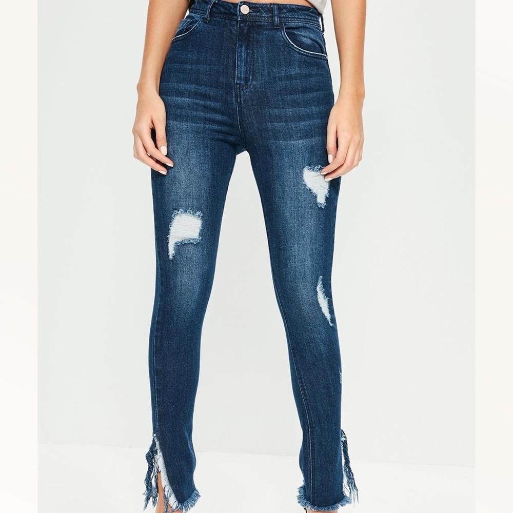 Missguided Rib cage slit side distressed hem jeans